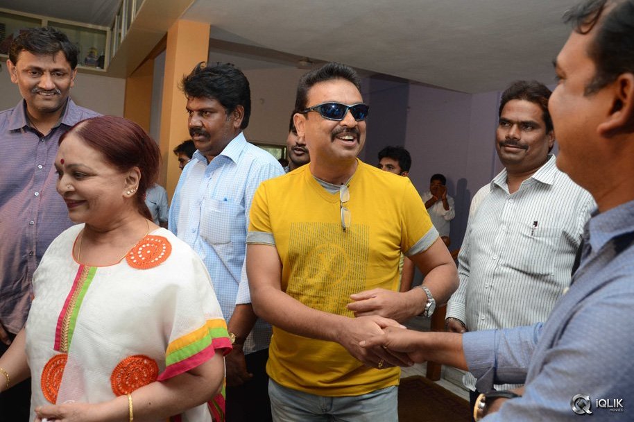 Super-star-Krishna-Watches-Srimanthudu-Movie